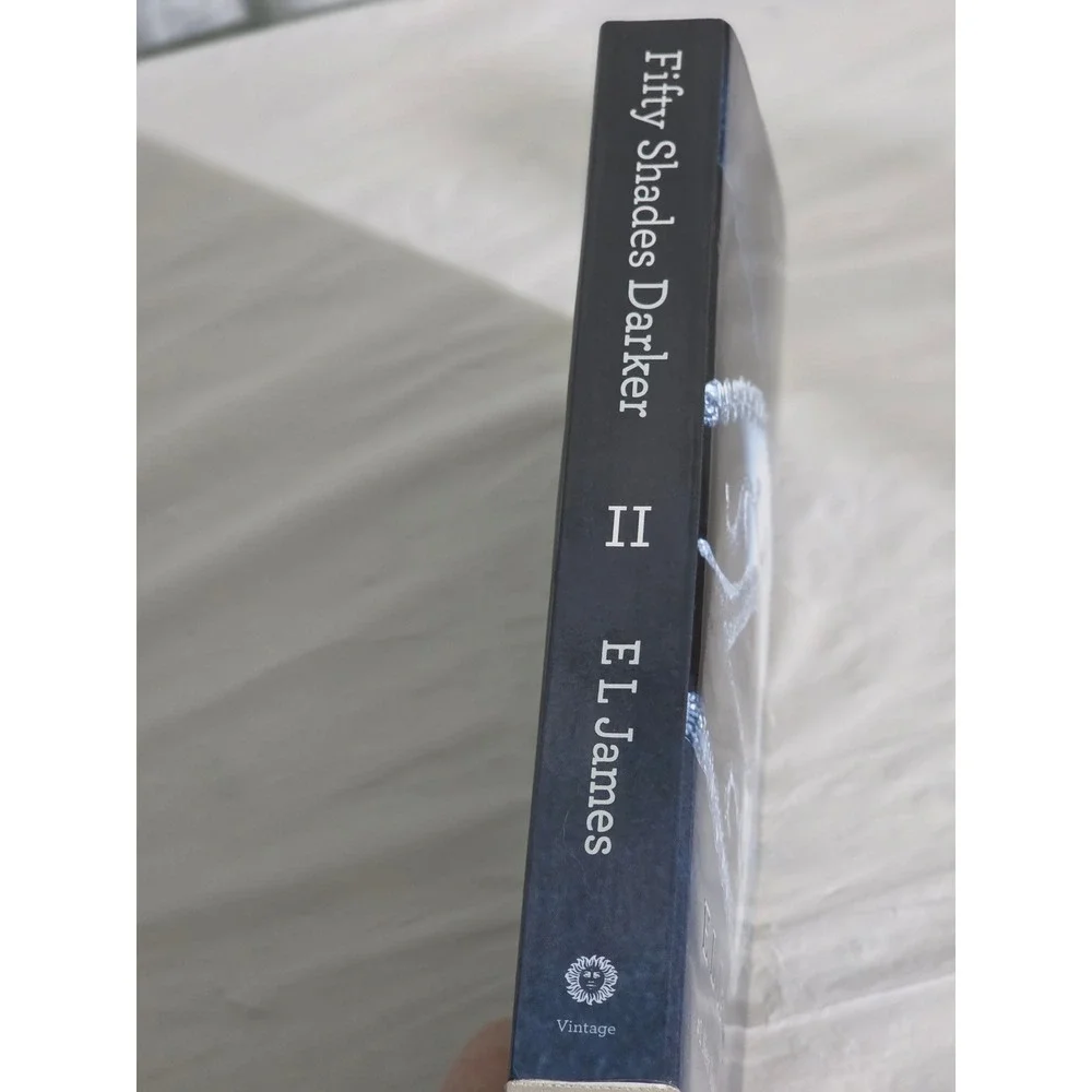 Fifty Shades Darker‎ E L James New York Times Bestseller Book